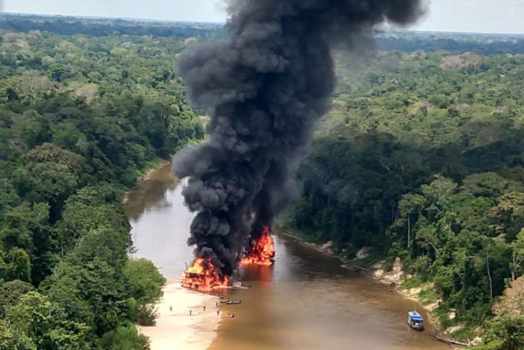 O atributo alt desta imagem está vazio. O nome do arquivo é garimpos-ilegais-amazonia-1024x683.jpg